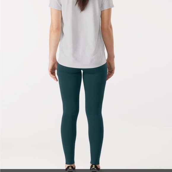 Arc'teryx Women's Essent High Rise Leggings - Picture 3 of 12